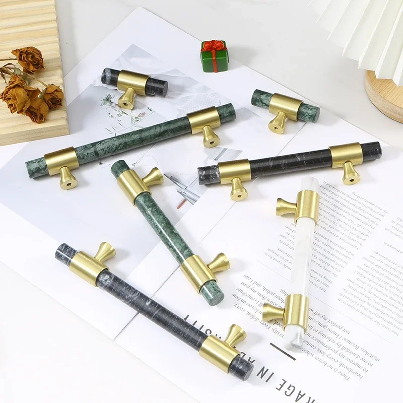 Furniture And Hardware Supplies - 1 個大理石真鍮ハンドル北欧引き出しノブキッチンキャビネットハンドルライト高級家具ハードウェア用品ワードローブドアノブ